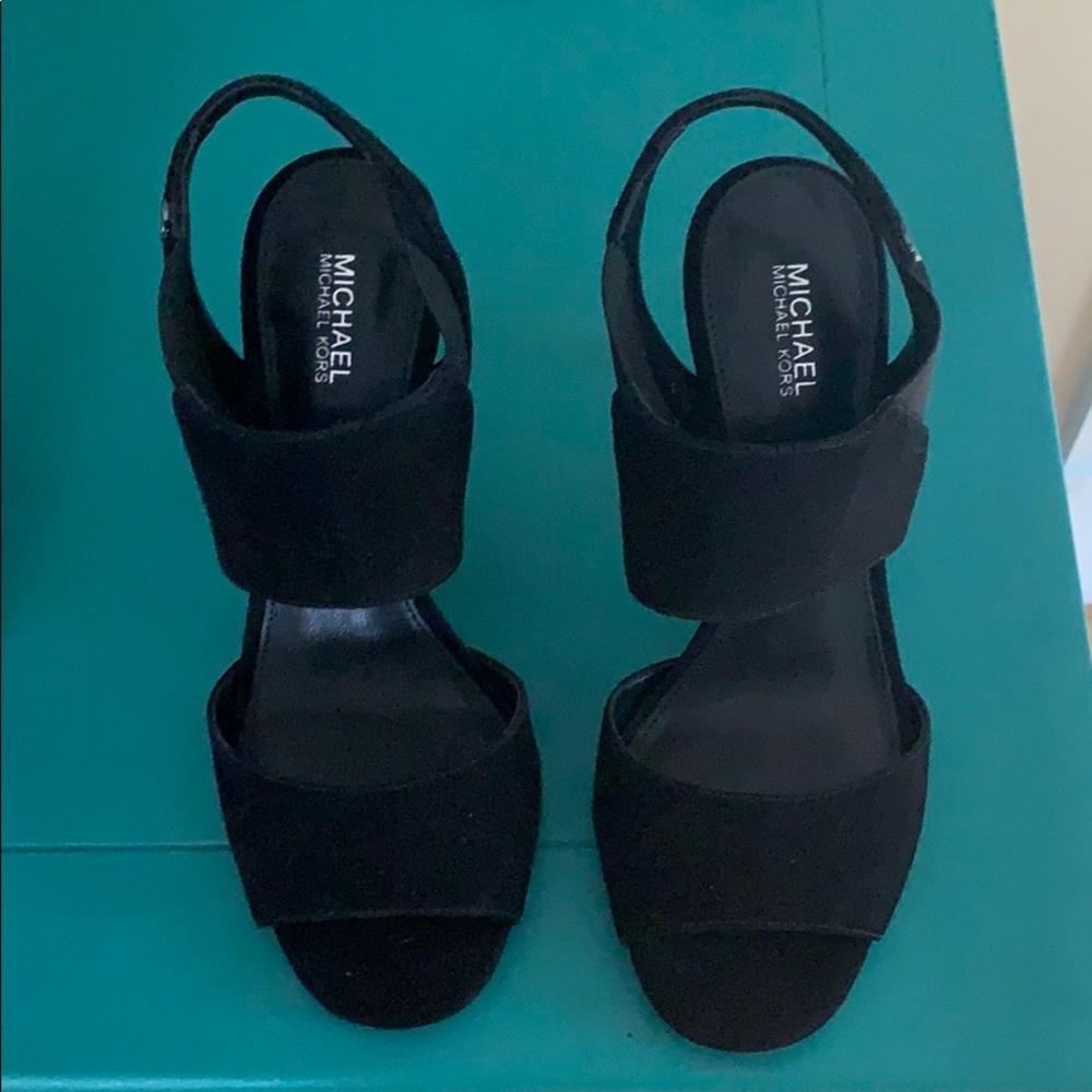 Michael Kors never worn 6.5 black heel